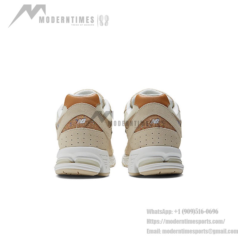 New Balance 2002R Sandstone M2002RSC Sneaker – Suede and Mesh Design