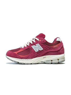 New Balance 2002R Suede Pack Garnet Deep Earth Red M2002RHA – 究極の快適さとスタイルを提供するプレミアムスエード＆メッシュスニーカー