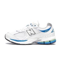 New Balance 2002R White Water Blue ML2002RW – 究極の快適さとスタイルを提供するプレミアムスエード＆メッシュスニーカー