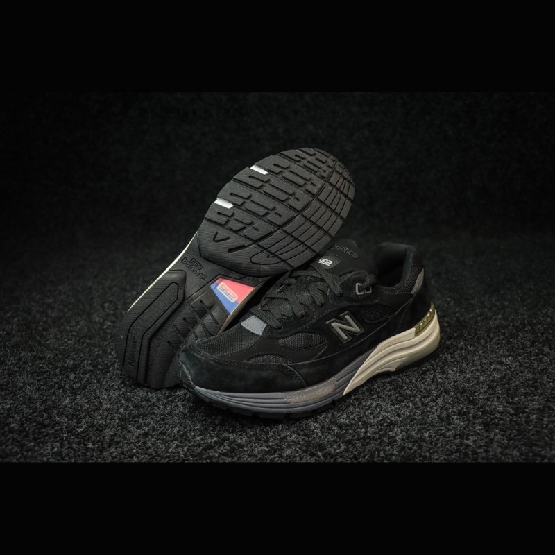 New Balance M992BL Black Sneakers Front View – Unisex NB992 Running Shoes