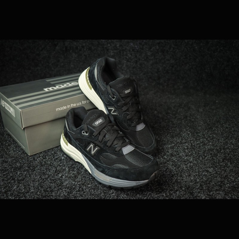 New Balance M992BL Black Sneakers Front View – Unisex NB992 Running Shoes