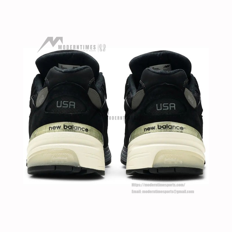 New Balance M992BL Black Sneakers Front View – Unisex NB992 Running Shoes