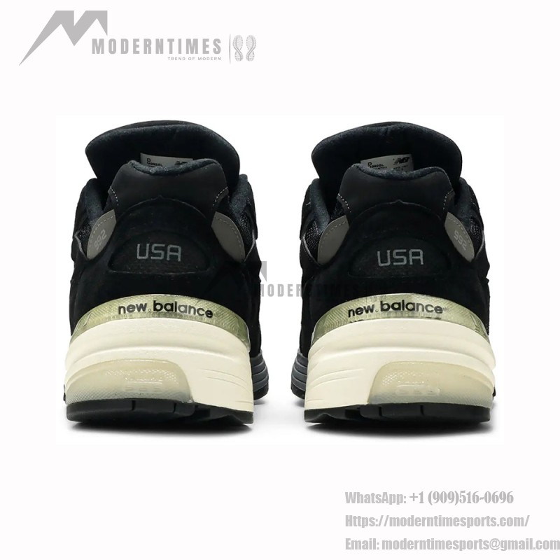 New Balance M992BL Black Sneakers – NB992 Series Lifestyle Shoe New Balance M992BL Black Sneakers Front View – Unisex NB992 Running Shoes
