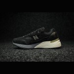 New Balance M992BL Black Sneakers Front View – Unisex NB992 Running Shoes