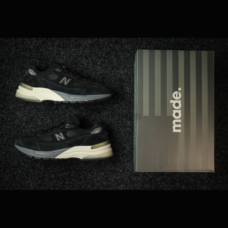 New Balance M992BL Black Sneakers Front View – Unisex NB992 Running Shoes