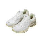 New Balance AURALEE x 2002R White M2002RA1 スニーカー – スエードとメッシュデザイン