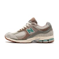 New Balance Atmos x 2002R Oasis M2002RAM – 究極の快適さとスタイルを提供するプレミアムスエード＆メッシュスニーカー