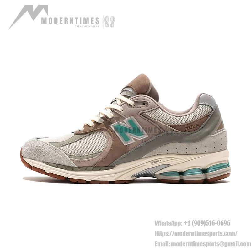 New Balance Atmos x 2002R Oasis M2002RAM スニーカー – スエードとメッシュデザイン