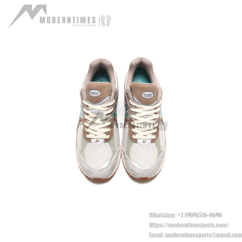 New Balance Atmos x 2002R Oasis M2002RAM 스니커즈 – 스웨이드와 메쉬 디자인