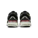 New Balance x A Bathing Ape 2002R 'Apes Together Strong' Black Camo M2002RBF スニーカー – カモスエードとメッシュデザイン