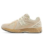 New Balance x AURALEE 1906R 본 화이트 모하비 데저트 레트로 러닝화 – 스타일리시하고 편안한 신발