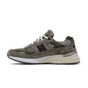 New Balance x JJJJound 992 Made in USA – Premium graue Suede & Mesh Sneaker für Komfort und Stil