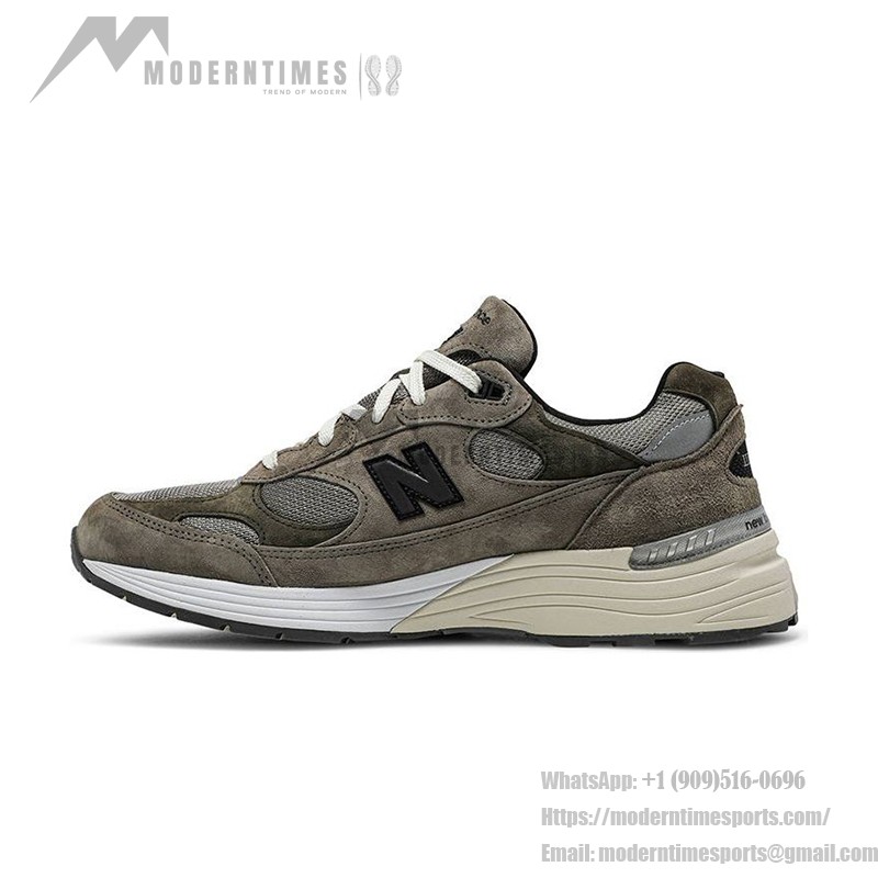 New Balance x JJJJound 992 Made in USA – 프리미엄 그레이 스웨이드 & 메쉬 스니커즈로 편안함