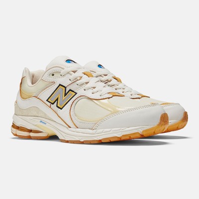 New Balance x Joe Freshgoods 2002R 'Conversations Amongst Us' M2002RJ1 – プレミアムスエード＆メッシュスニーカー（クリーム＆イエロー）