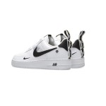 Nike Air Force 1 LV8 Utility AJ7747-100 - 블랙 스우시가 특징인 화이트 스니커즈