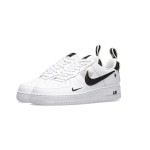 Nike Air Force 1 LV8 Utility AJ7747-100 - 블랙 스우시가 특징인 화이트 스니커즈