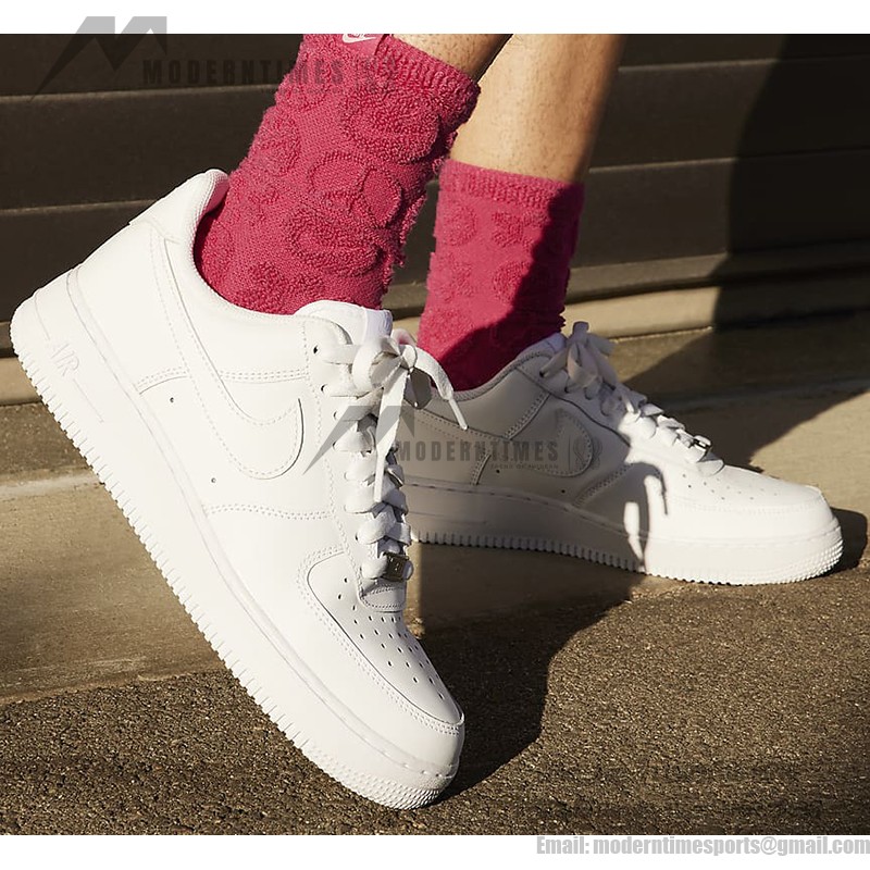 Nike Air Force 1 Low 'Triple White' - All-White Classic Sneakers for a Minimalist Look