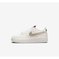 Nike Air Force 1 '07 Low - Ikonische Weiße Sneaker mit Transparentem Swoosh und Metallischen Akzenten | DH9595-001