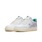 Nike Air Force 1 Low "Next Nature" DM0970-111 오렌지와 그린 포인트가 있는 흰색 스니커즈