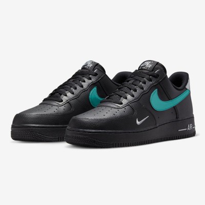 Nike Air Force 1 Low FD0654-001 - Schwarze Ledersneaker mit Smaragdgrünem Swoosh & Reflektierenden Silberdetails für Ikonischen Streetwear-Stil