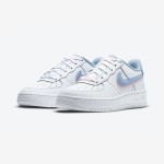 Nike Air Force 1 Low GS 'Double Swoosh' CW1574-100 - パステルピンクとブルースウッシュのホワイトスニーカー