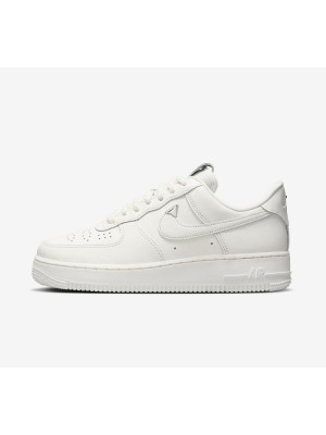 Nike Air Force 1 Low WMNS "Sail" FJ4559-133 - 우아한 단색 화이트 여성용 스니커즈