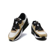 Nike Air Max 90 DE3522-001 - ベージュ、ブラック、ホワイトのスニーカー、象徴的なAir Maxクッション搭載 | タイムレスなスタイルと快適さ