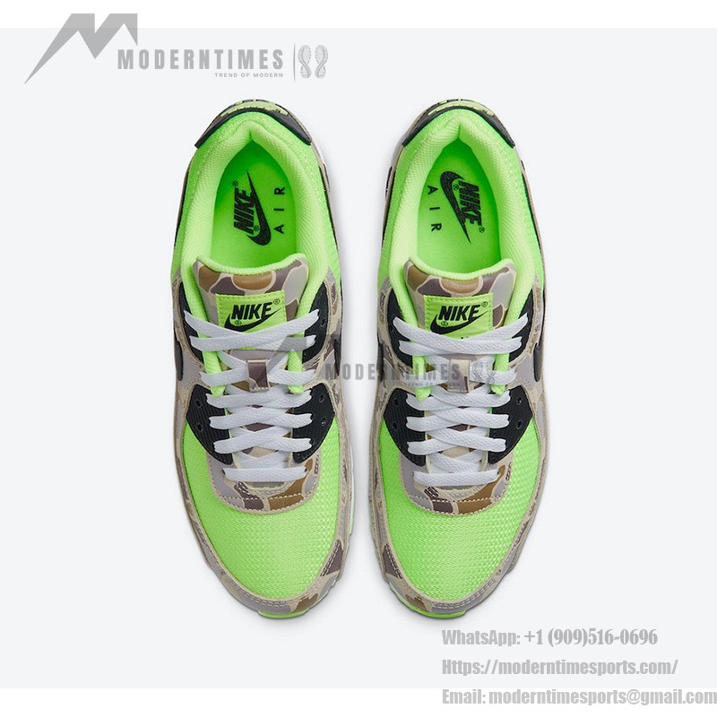 그린 메쉬와 카모플라주 오버레이가 특징인 Nike Air Max 90 'Green Camo' CW4039-300