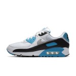 Nike Air Max 90 'Laserblau' CJ6779-100 - Weiße Sneakers mit schwarzen Overlays und blauen Akzenten