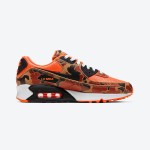 鮮やかなオレンジとカモフラージュ柄を特徴とするNike Air Max 90 'Orange Camo' CW4039-800