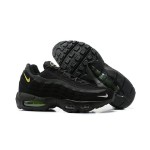 Nike Air Max 95 DO6704-001 Schwarz-Gelbe Sneaker mit Luftkissen und reflektierenden Details