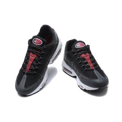 Nike Air Max 95 DQ3982-001 Herren Klassische Sportschuhe, Bequeme Dämpfung, Stylischer Streetwear, Ideal für Laufen und Alltag