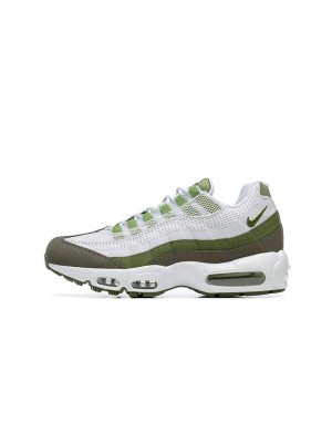 Nike Air Max 95 'White Oil Green' FD0780-100 남성 스니커즈 – 아이코닉한 디자인과 독특한 색상 조합으로 제공되는 클래식한 편안함