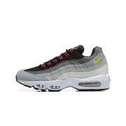 Nike Air Max 95 'Greedy 3.0' (FN7801-001) マルチカラー レトロスニーカー - 快適さとスタイルの融合