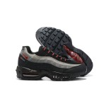 Nike Air Max 95 Logo CW7477-001 블랙, 그레이, 레드 스니커즈 측면 보기