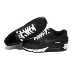 Nike Air Max 90 - Timeless Black and White Sneaker for Everyday Wear