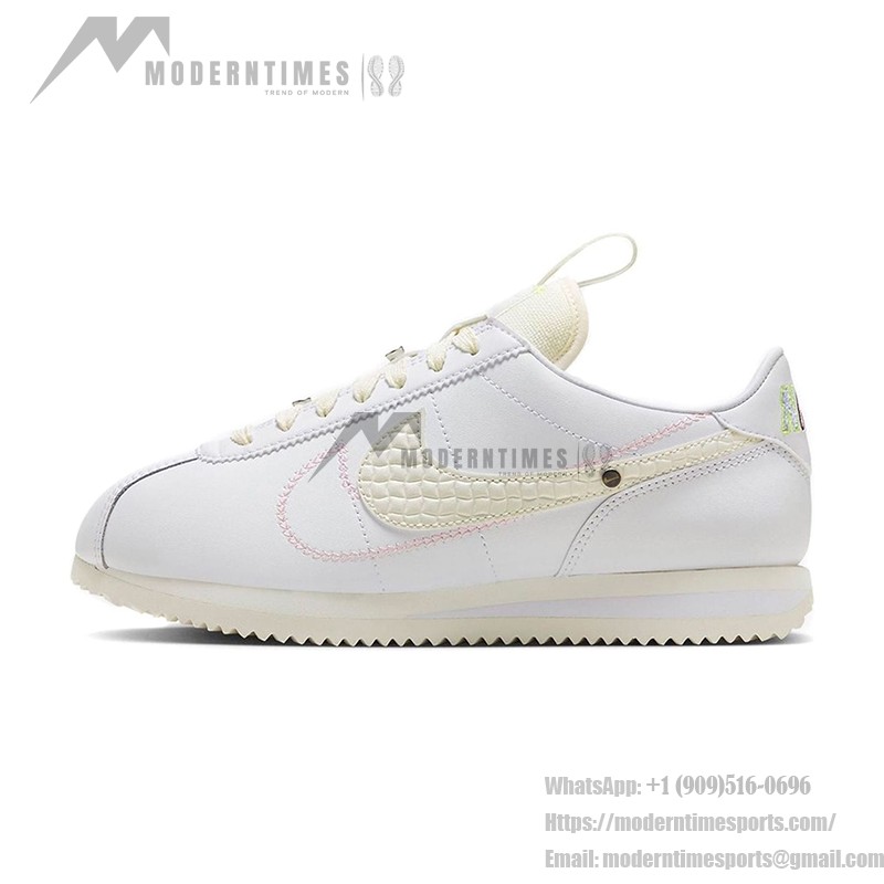 Nike Cortez 23 Emoji FD4620-111 - Weiße Sneaker mit Emoji-Akzenten und strukturiertem Swoosh