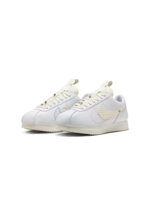 Nike Cortez 23 Emoji FD4620-111 - Ikonische weiße Sneaker mit Emoji-Akzenten und strukturiertem Swoosh