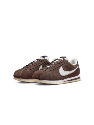 Nike Cortez Hangul Day FQ8144-237 - Premium-Braune Wildleder-Sneaker mit Retro-Design