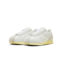 Nike Cortez Pale Yellow HF6410-118 - Zeitlose weiße Sneaker mit sanften gelben Akzenten für einen Vintage-Look