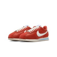 Nike Cortez Picante Red DZ2795-601 - 레트로 스타일과 현대적 편안함을 겸비한 강렬한 레드 스니커즈