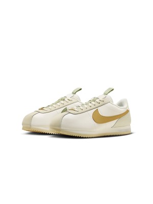 Nike Cortez Sail FV3639-171 - 上品なホワイトとゴールドのスニーカー、フローラルディテール付き