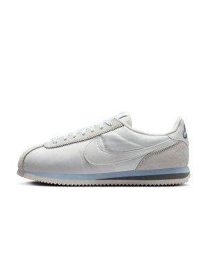 Nike Cortez Summit White Grey HF6410-101 - 우아한 화이트 스니커즈, 은은한 그레이와 블루 디테일로 완성된 타임리스 편안함