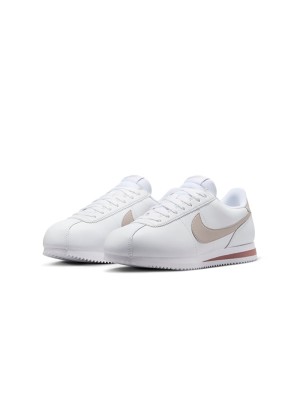 Nike Cortez 화이트 스모키 모브 플래티넘 바이올렛 DN1791-105 - 은은한 모브와 바이올렛 디테일이 돋보이는 우아한 화이트 스니커즈