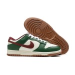 Nike Dunk Low "Gorge Green" Retro Sneakers in Green and White - Fall/Winter Edition