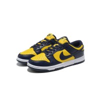 Nike Dunk Low Retro 'Varsity Maize' DD1391-700 | Iconic Yellow & White Low-Top Sneakers for Classic Style