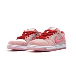 StrangeLove x Nike SB Dunk Low "Valentine's Day" CT2552-800 - Limited Edition Skate Shoe with Pink Suede and Heart Embroidery