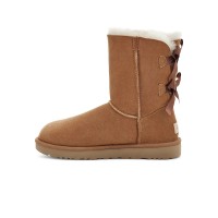 UGG レディース ベイリー ボウ II ブーツ チェスナット 1016225 - シープスキンライニングとリボンディテールが特徴のスタイリッシュなスエードブーツ