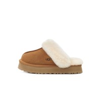 UGG ウィメンズ ディスケット スリッパ チェスナット 1122550 - 室内外兼用の快適なシープスキン プラットフォームスリッパ