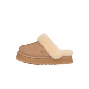 UGG Damen Disquette Hausschuh Sand 1122550 - Bequeme Schaffell Plattformhausschuhe für drinnen und draußen